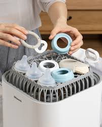 ATLifestyle Rasonic⺟嬰系列推出全新4合1蒸洗奶瓶消毒機(奶瓶潔淨寶/ RDW-Z4WS),奶瓶潔淨寶具備洗、蒸 、烘及儲四⼤功能,⼀次可清洗約6套奶瓶;⽽且⼿動注⽔免安裝設計,將繁瑣的⼿洗過程簡化,⼤⼤減少了寶寶⽤品的清洗時間。 #AboveTheLinePR #publicrelations #PR ...