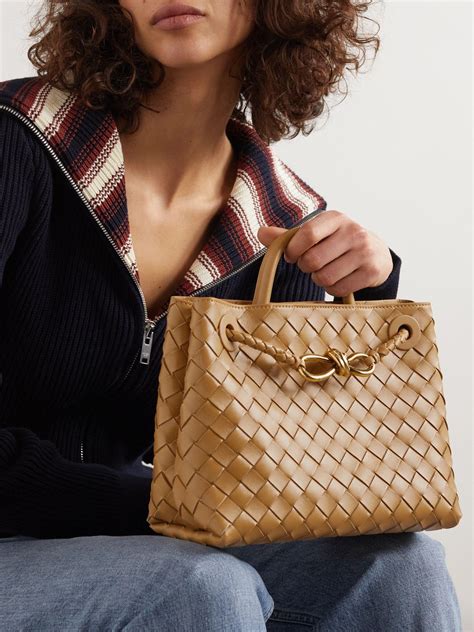媽媽袋推介 Bottega Veneta Small Andiamo 斜背媽媽包造型與細節展示