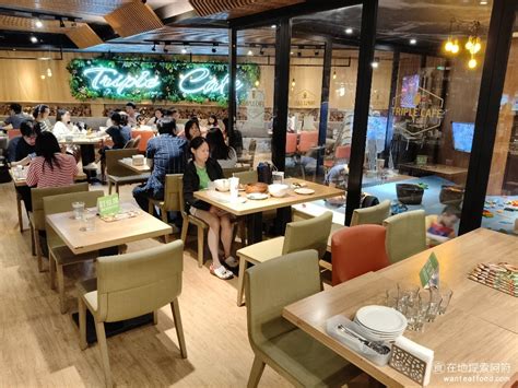 Triple Cafe 內湖店外觀與大湖公園周邊